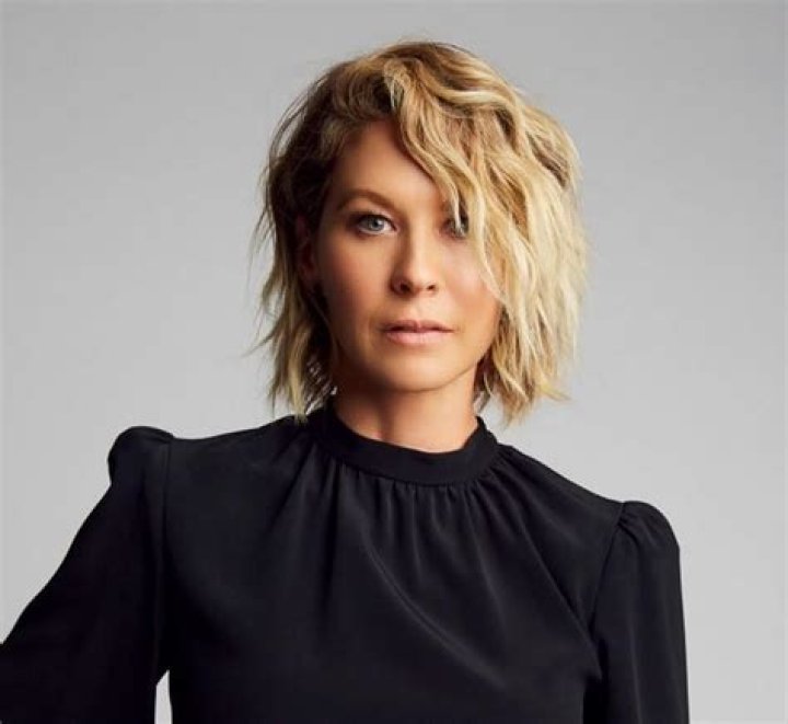 Jenna Elfman - Bio, Age, Wiki, Facts and Family