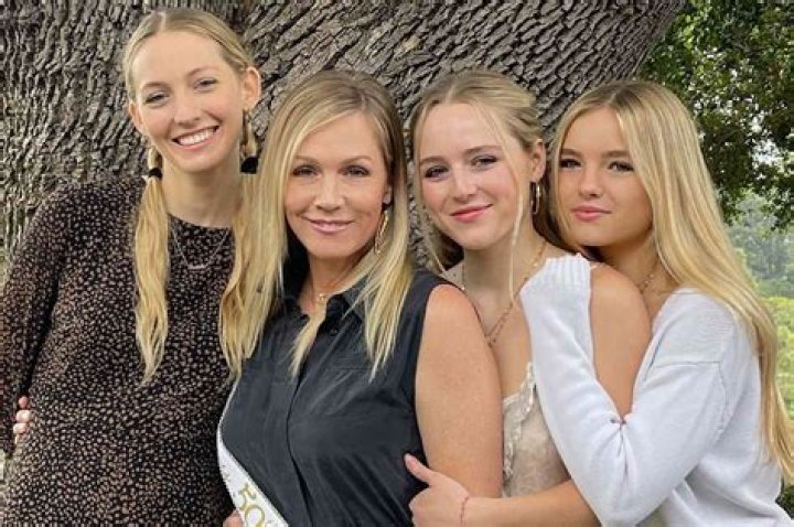 Jennie Garth - Bio, Age, Wiki, Facts and Family