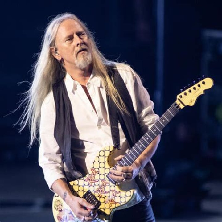 Jerry Cantrell - Bio, Age, net worth, height, Wiki, Facts and Family