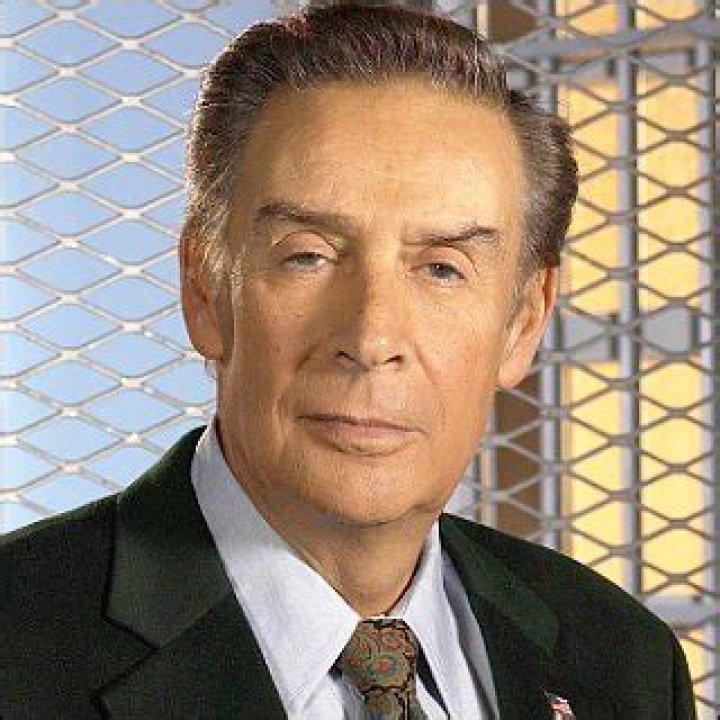 Jerry Orbach - Bio, Age, net worth, height, Wiki, Facts and Family