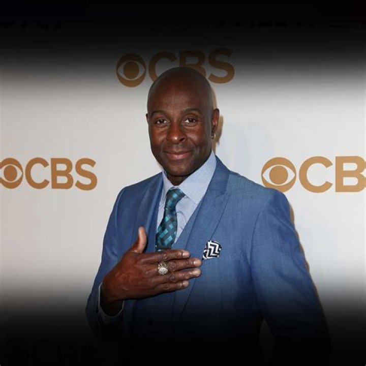 Jerry Rice - Bio, Age, net worth, height, Wiki, Facts and Family