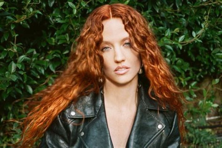 Jess Glynne - Bio, Age, Wiki, Facts and Family