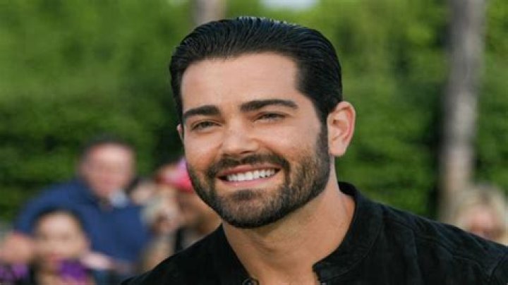 Jesse Metcalfe - Bio, Age, net worth, height, Wiki, Facts and Family