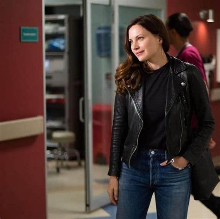 Jill Flint - Bio, Age, Wiki, Facts and Family