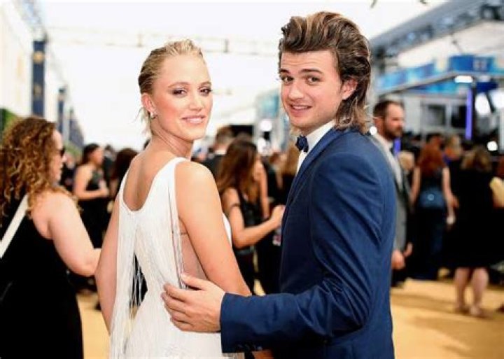 Joe Keery - Bio, Age, net worth, height, Wiki, Facts and Family