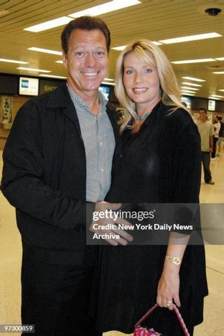 Joe Piscopo - Bio, Age, net worth, height, Wiki, Facts and Family