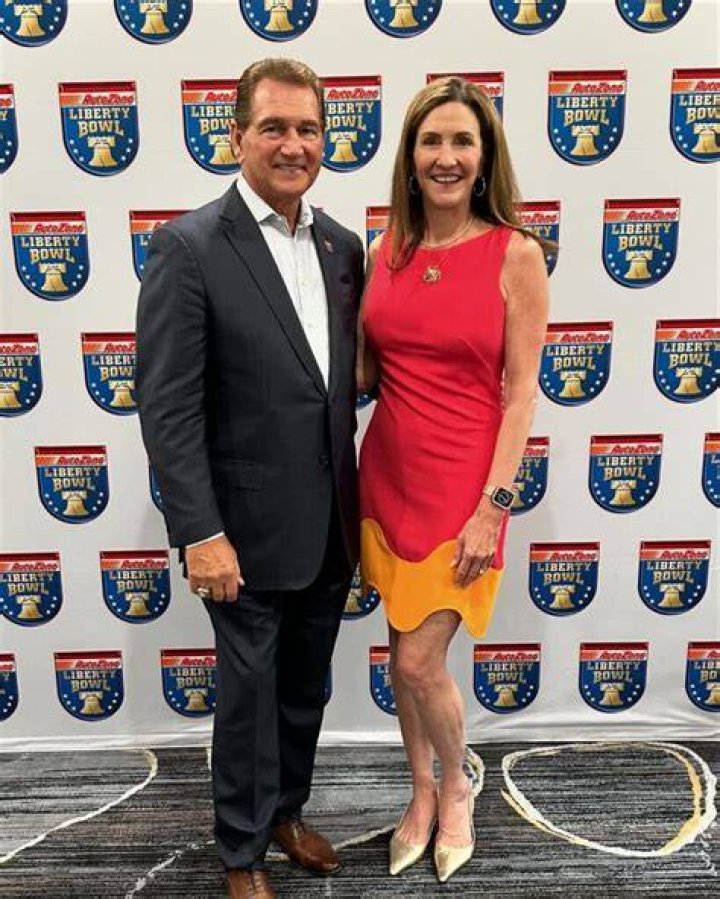 Joe Theismann - Bio, Age, net worth, height, Wiki, Facts and Family