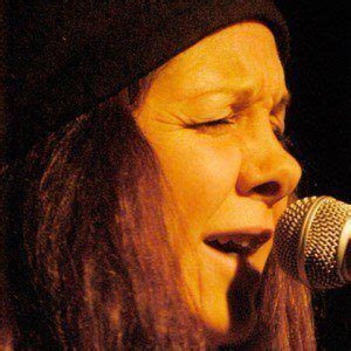 Johnette Napolitano - Bio, Age, Wiki, Facts and Family