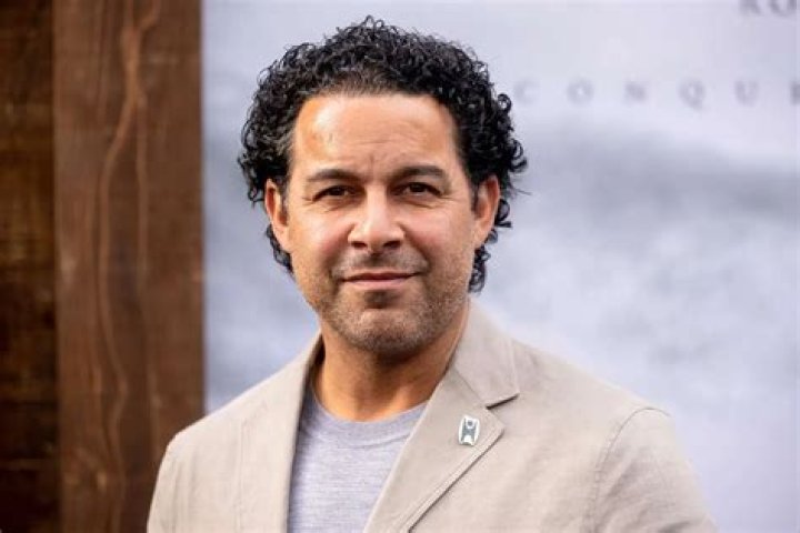 Jon Huertas - Bio, Age, height, Wiki, Facts and Family