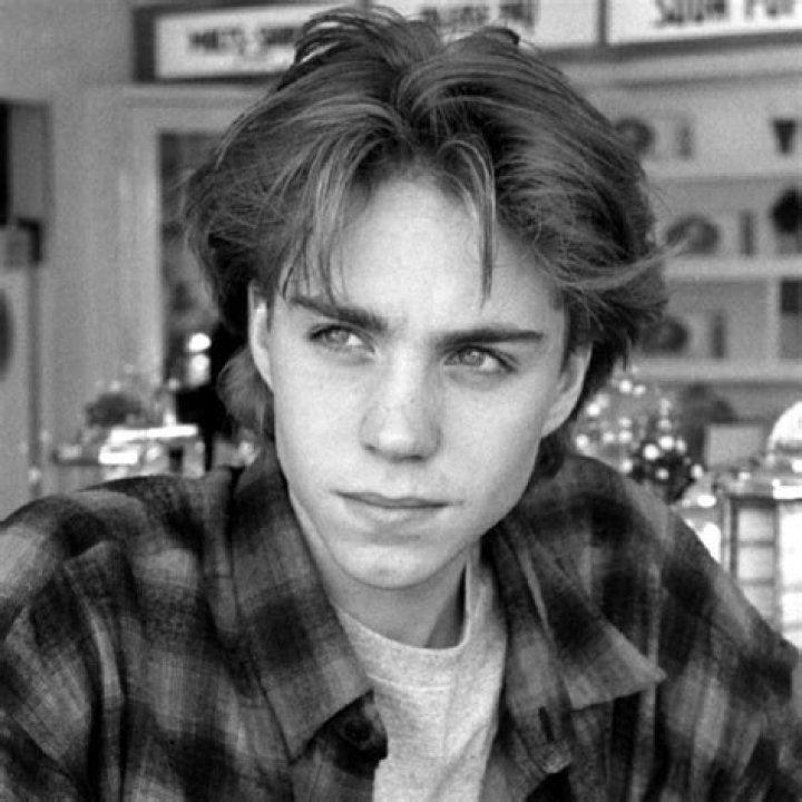 Jonathan Brandis - Bio, Age, net worth, height, Wiki, Facts and Family