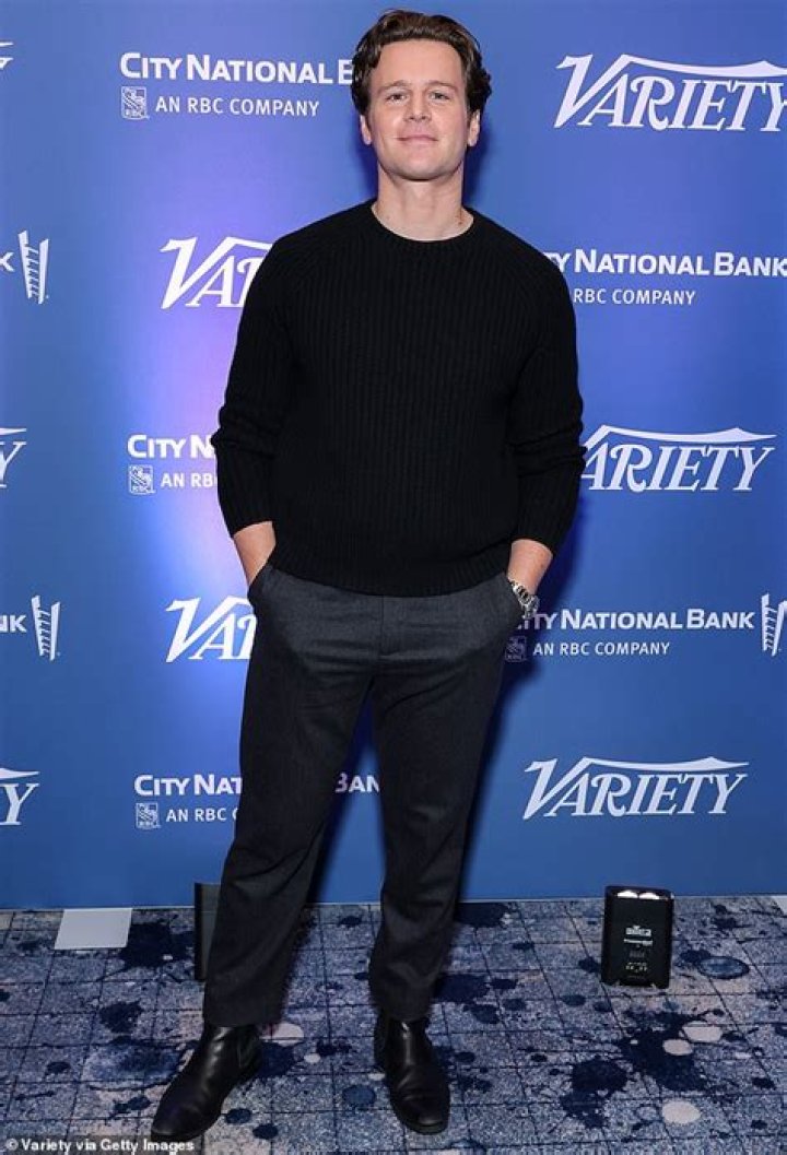 Jonathan Groff - Bio, Age, net worth, weight, height, Wiki, Facts and Family