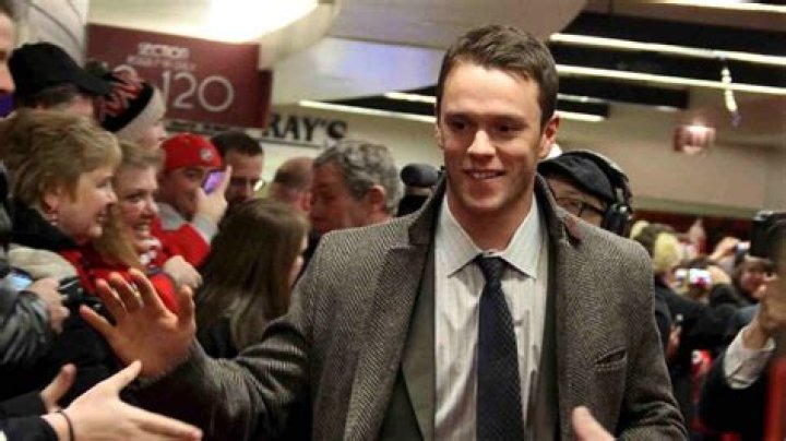Jonathan Toews - Bio, Age, net worth, siblings, height, Wiki, Facts and Family