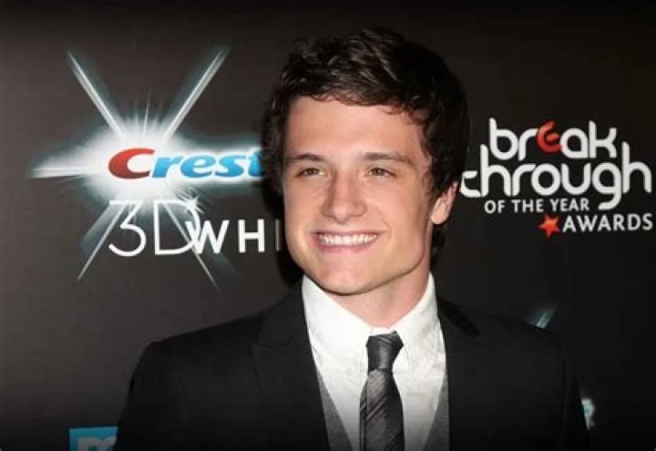 Josh Hutcherson - Bio, Age, net worth, siblings, height, Wiki, Facts and Family