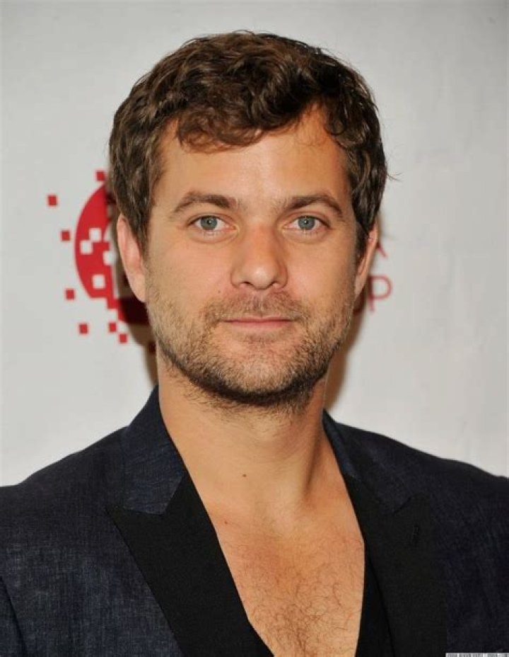 Joshua Jackson - Bio, Age, net worth, siblings, height, Wiki, Facts and Family
