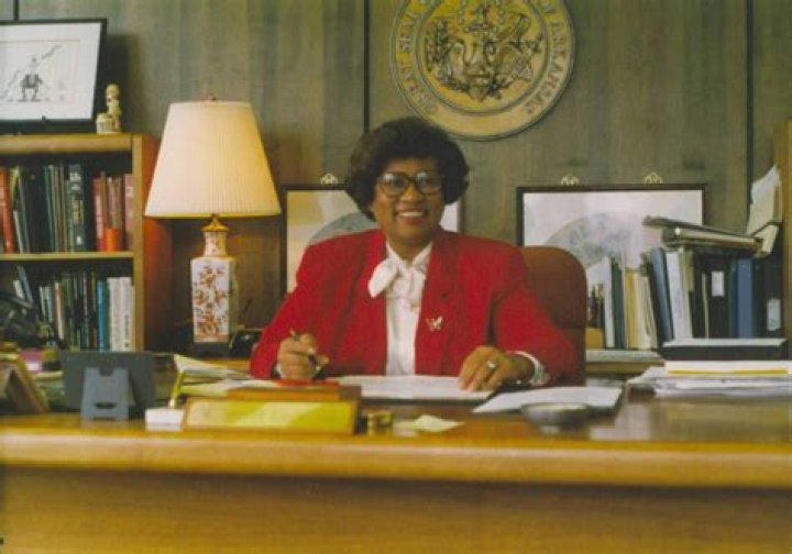 Joycelyn Elders - Bio, Age, Wiki, Facts and Family