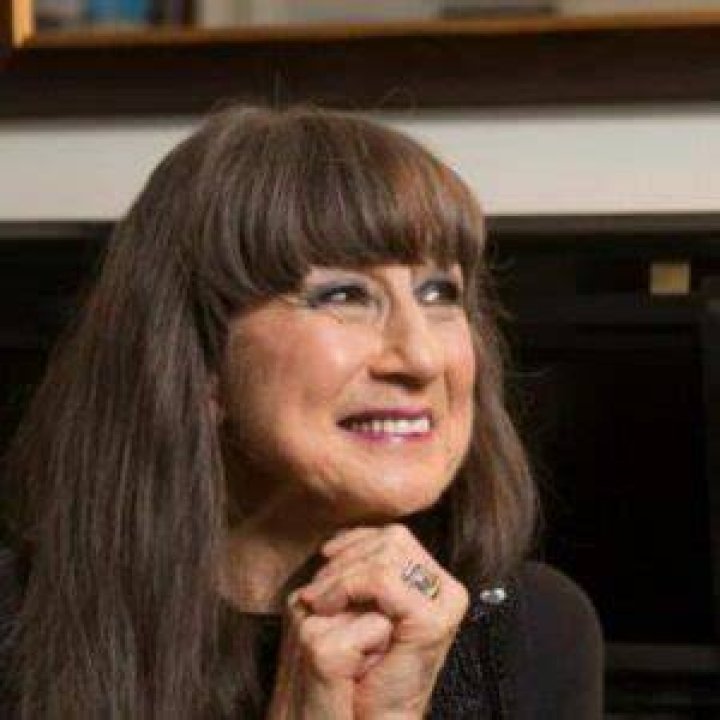Judith Durham - Bio, Age, Wiki, Facts and Family