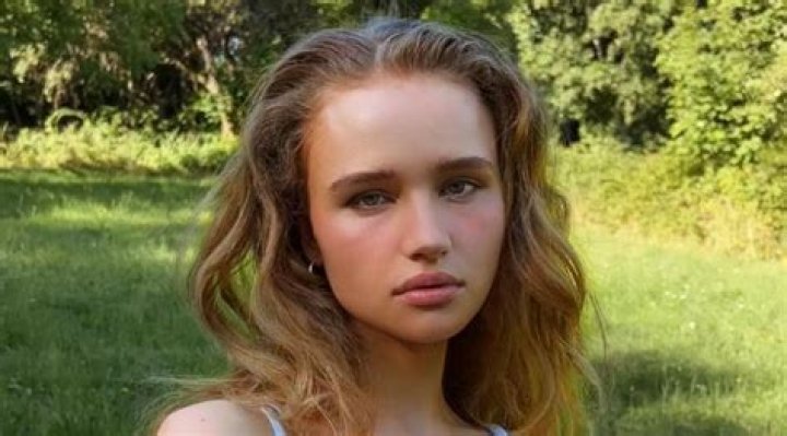 Julia Gisella (artist) - Wikipedia, Age, Net Worth, Biography , Spotify, TikTok, Facebook, Facts and Family