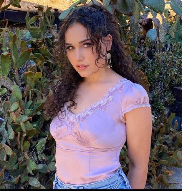 Julia Hava: Instagram Star Detailed Bio, Age, Birthday, & Height Insights and more