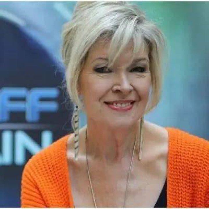 Julia Somerville - Bio, Age, Wiki, Facts and Family