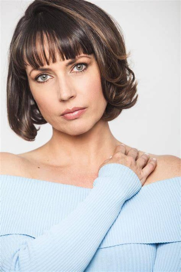 Julie Ann Emery - Bio, Age, Wiki, Facts and Family