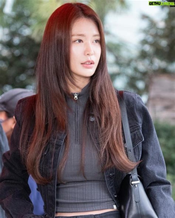 Jung Yoo-Jin - Bio, Age, height, Wiki, Facts and Family