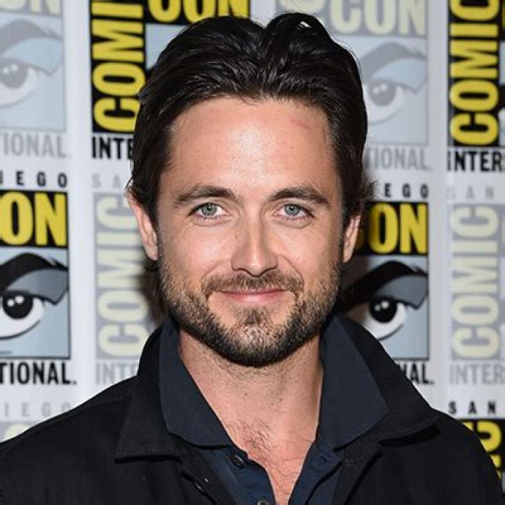 Justin Chatwin - Bio, Age, net worth, siblings, height, weight, Wiki, Facts and Family