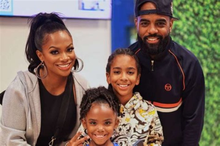 Kandi Burruss - Bio, Age, Wiki, Facts and Family