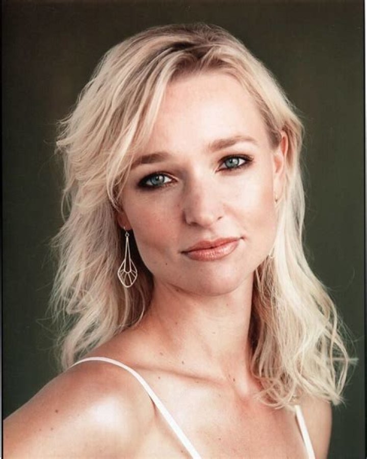 Kari Matchett - Bio, Age, Wiki, Facts and Family