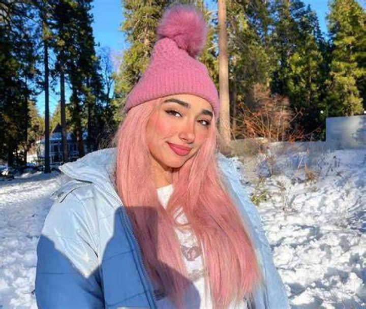 Kathleen Hixson - Bio, Age, Wiki, Facts and Family