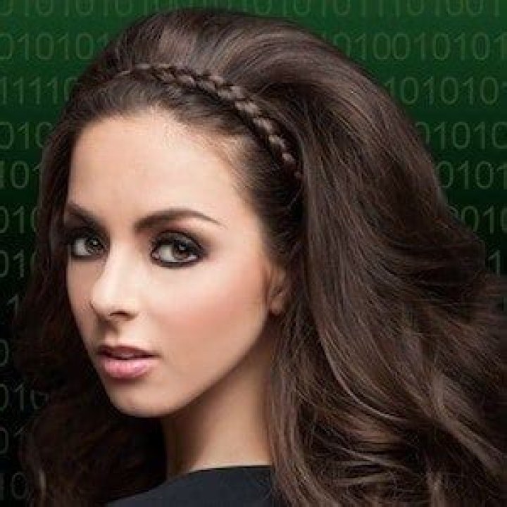 Katie Linendoll - Bio, Age, Wiki, Facts and Family