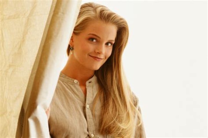 Kelly Packard - Bio, Age, Wiki, Facts and Family
