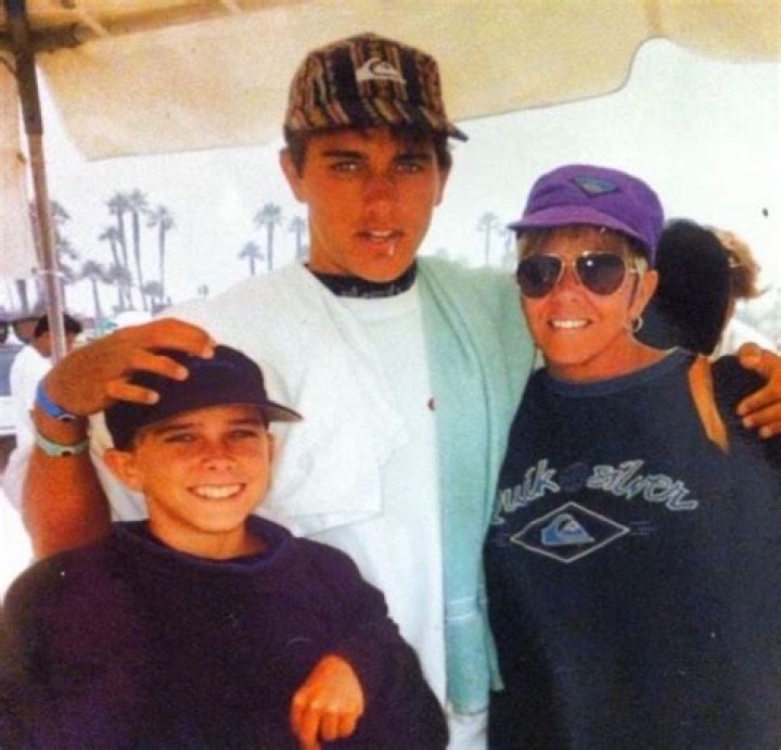 Kelly Slater - Bio, Age, siblings, height, weight, Wiki, Facts and Family