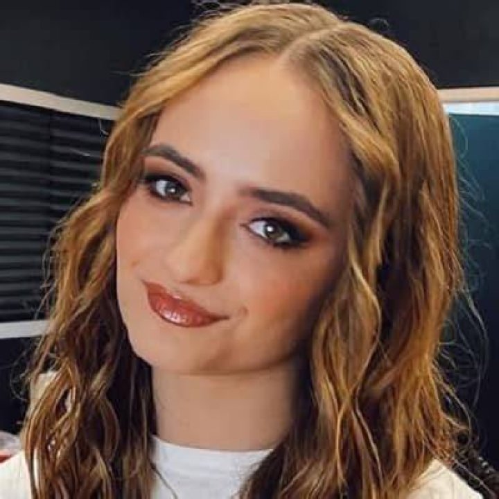 Kelly Sweeney - Bio, Age, Wiki, Facts and Family