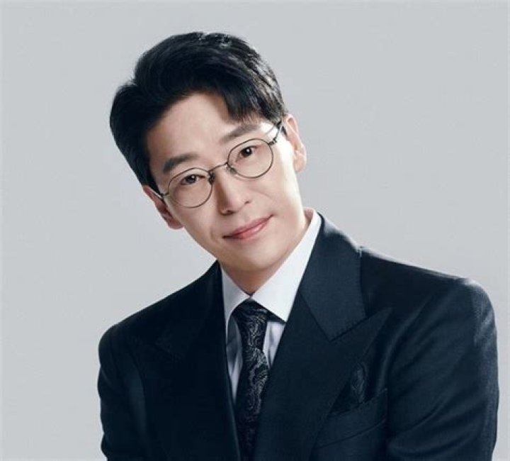 Ki-Joon Um - Bio, Age, height, Wiki, Facts and Family