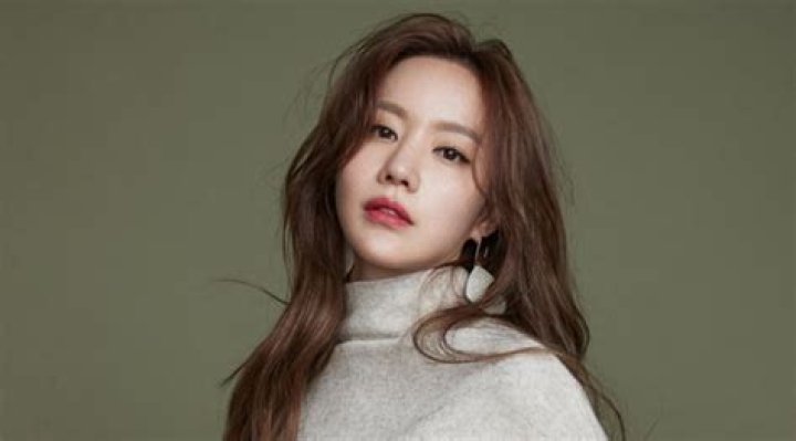 Kim Ah-joong - Bio, Age, Wiki, Facts and Family