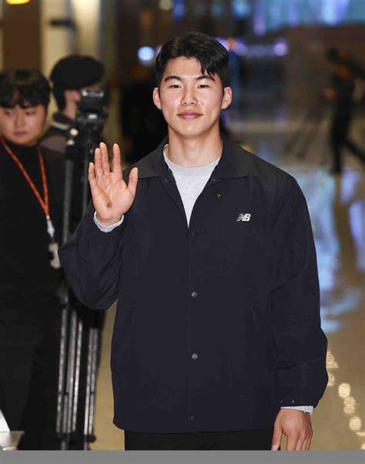 Kim Hye-seong - Bio, Age, height, Wiki, Facts and Family