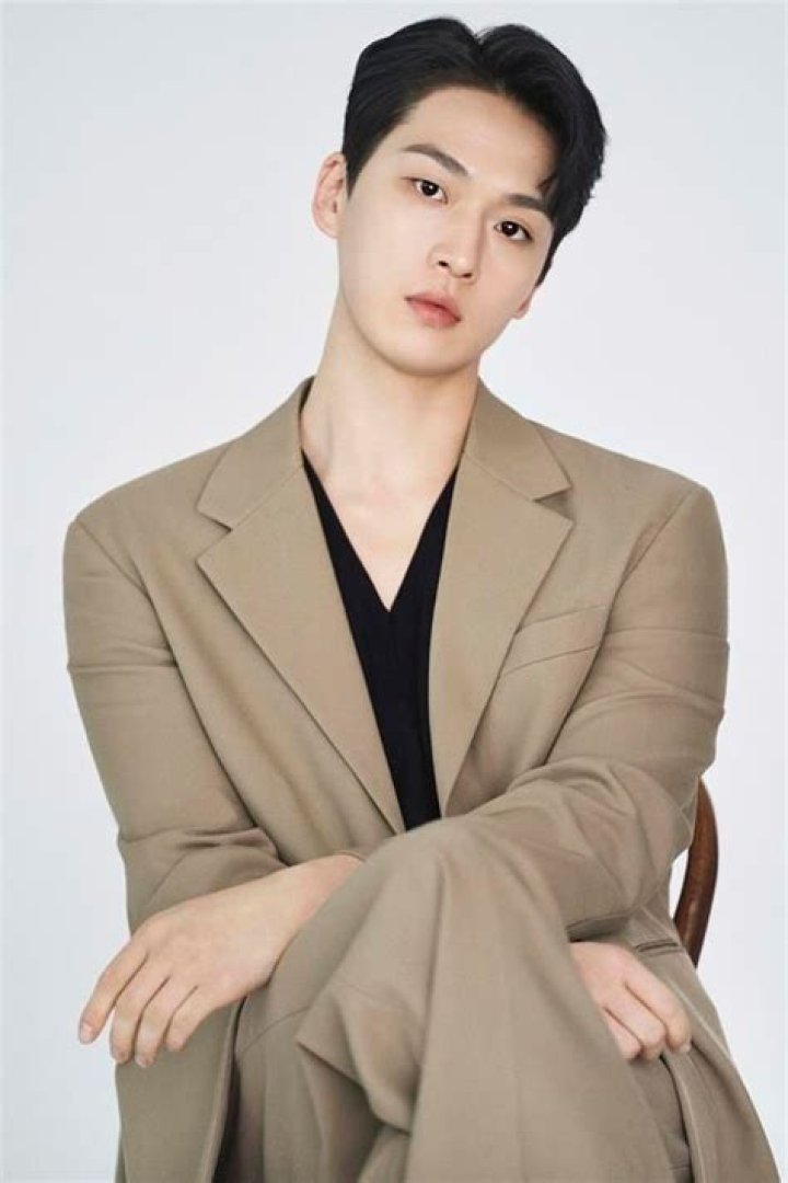 Kim Kang-min: TV Actor Detailed Bio, Age, Birthday, & Height Insights and more