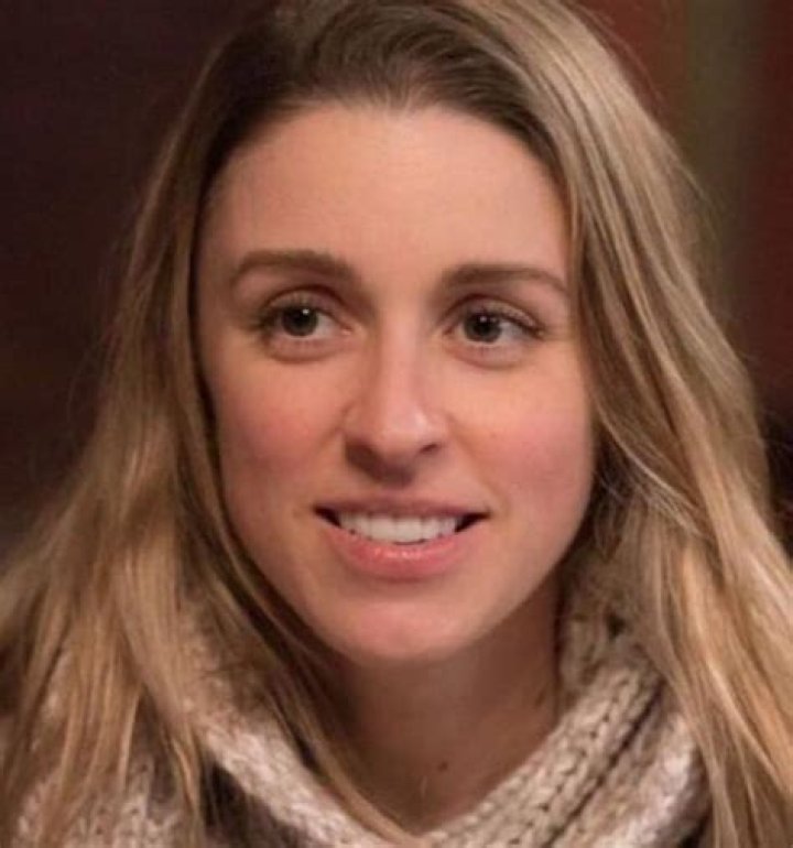 Laura Bertram - Bio, Age, Wiki, Facts and Family