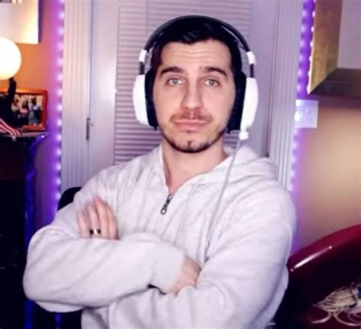 layze: Rapper Detailed Bio, Age, Birthday, & Height Insights and more
