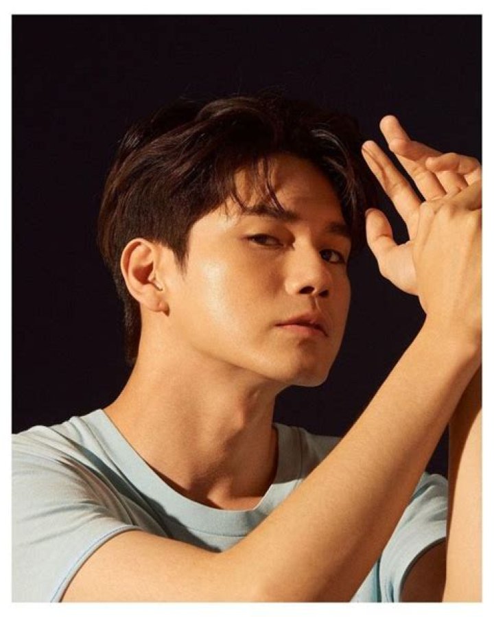 Lee Seung-woo - Bio, Age, siblings, height, weight, Wiki, Facts and Family
