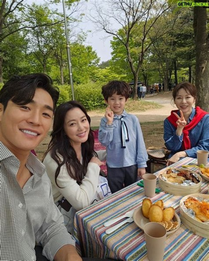 Lee So-yeon - Bio, Age, Wiki, Facts and Family