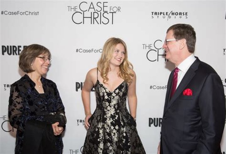 Lee Strobel - Bio, Age, net worth, Wiki, Facts and Family