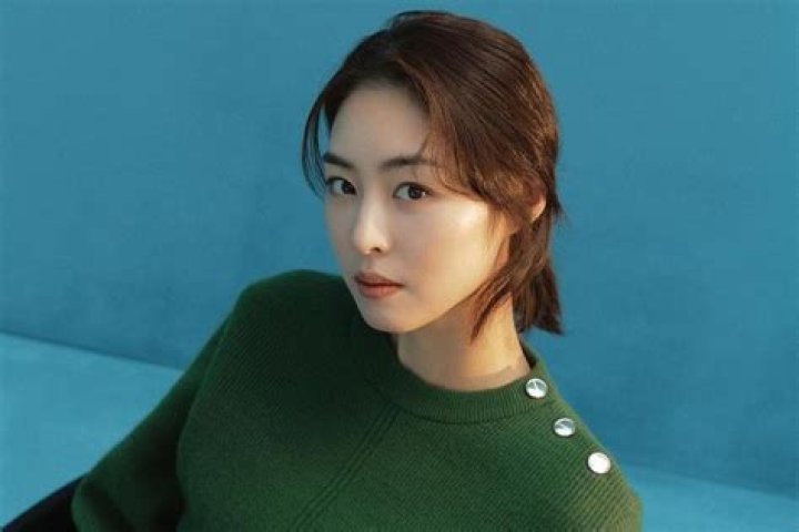 Lee Yeon-hee - Bio, Age, Wiki, Facts and Family