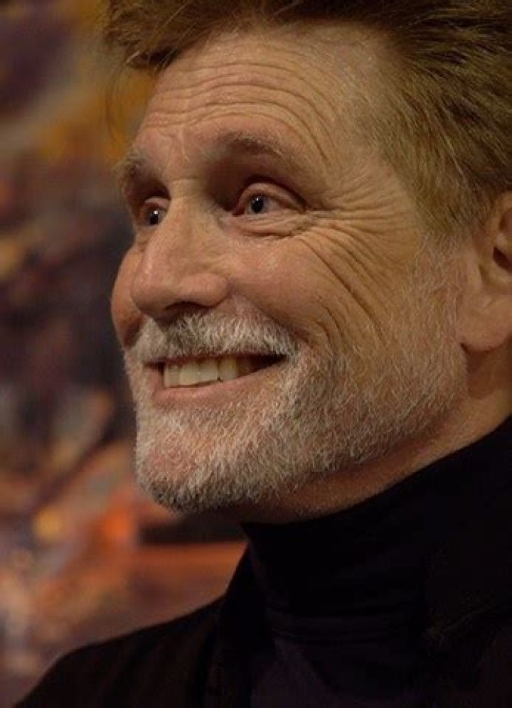 Leigh McCloskey - Bio, Age, Wiki, Facts and Family