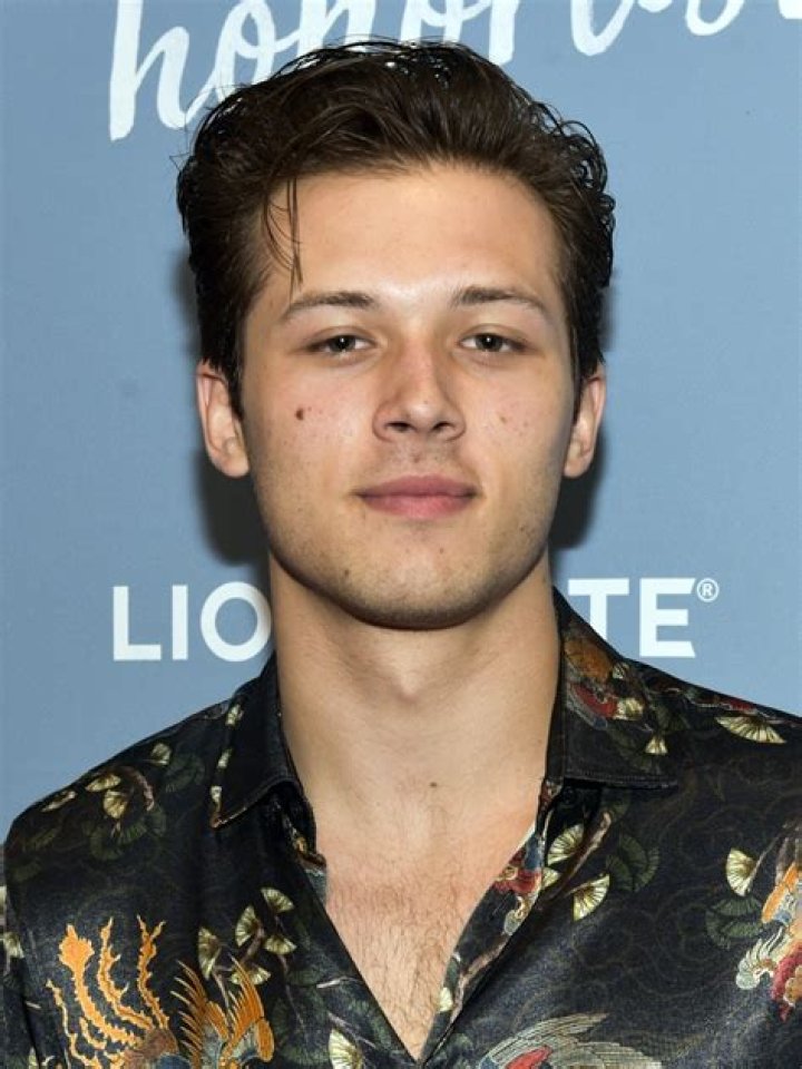 Leo Howard - Bio, Age, height, Wiki, Facts and Family