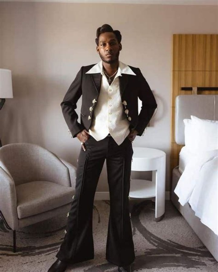 Leon Bridges - Bio, Age, Wiki, Facts and Family