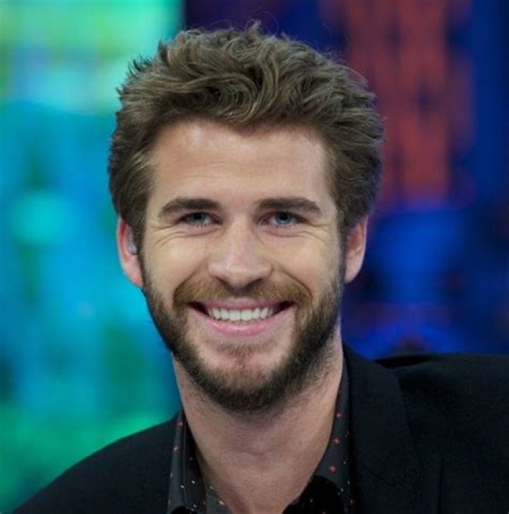Liam Hemsworth - Bio, Age, net worth, height, Wiki, Facts and Family