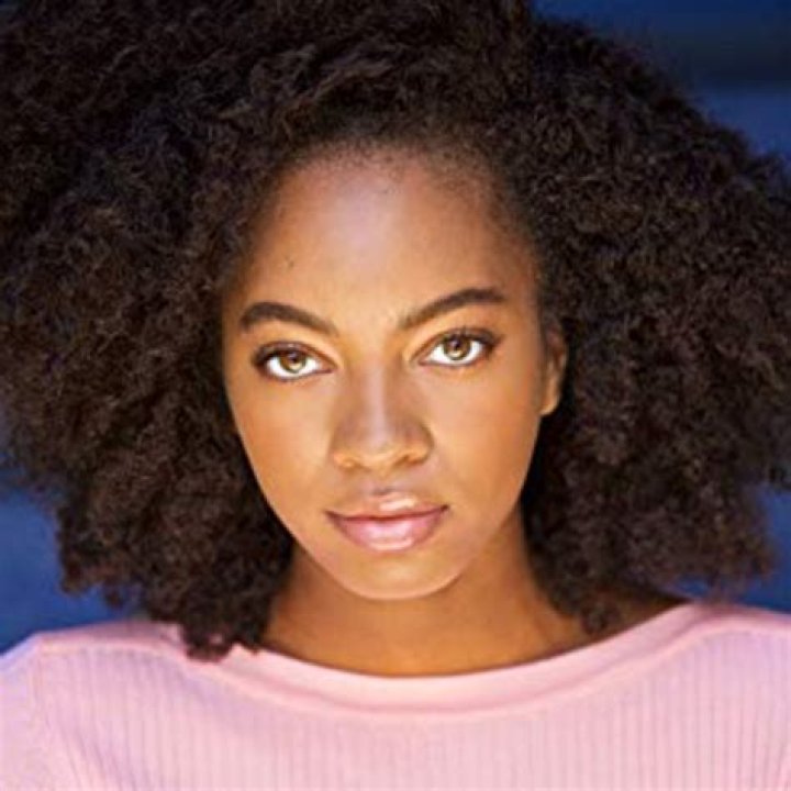 Lindsey Da Sylveira (actress) - Wikipedia, Age, Net Worth, Biography , Spotify, TikTok, Facebook, Facts and Family