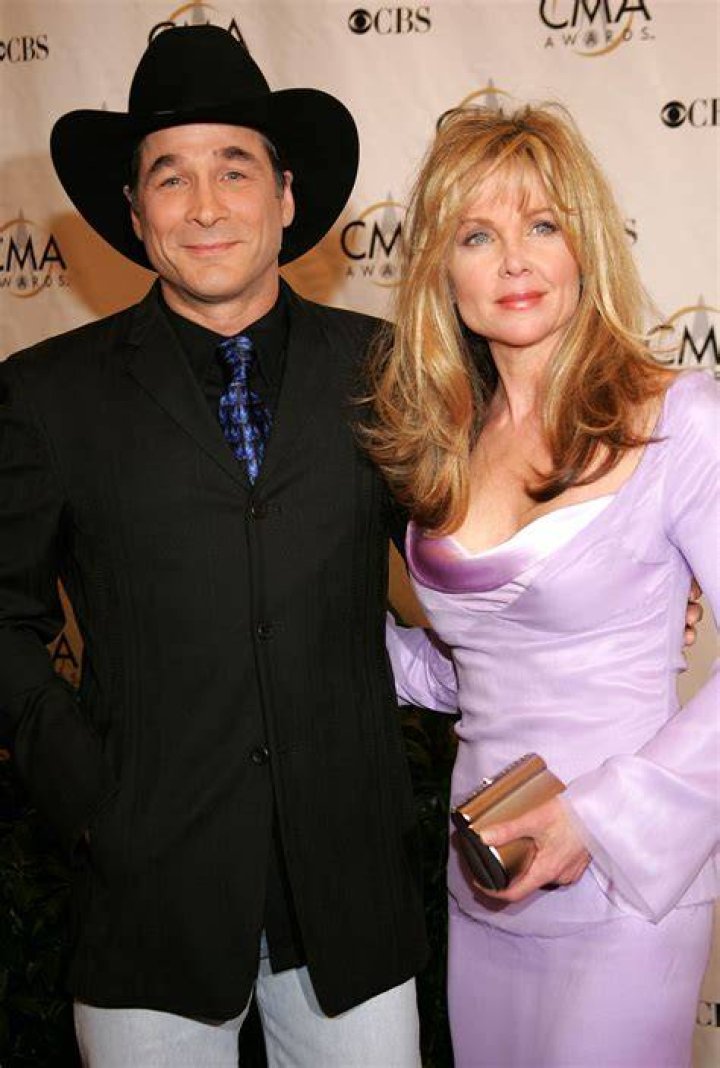 Lisa Hartman - Bio, Age, Wiki, Facts and Family