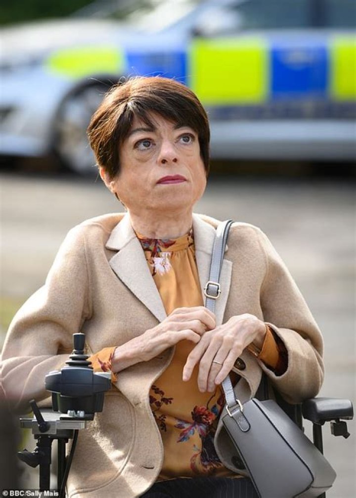 Liz Carr: TV Actress Detailed Bio, Age, Birthday, & Height Insights and more